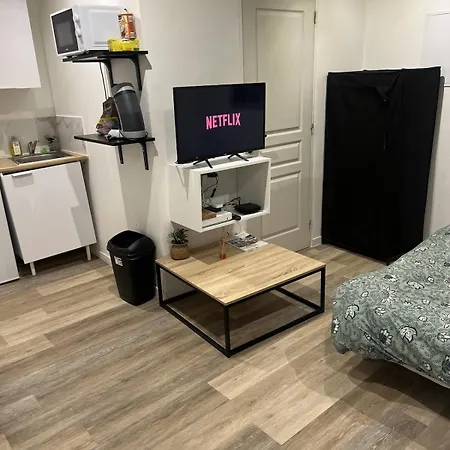 Charmant Studio Mantes-La-Jolie 公寓