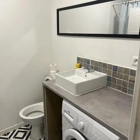 Апартаменты Charmant Studio Mantes-La-Jolie *