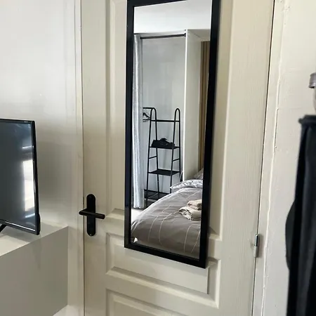 아파트 Charmant Studio Mantes-La-Jolie