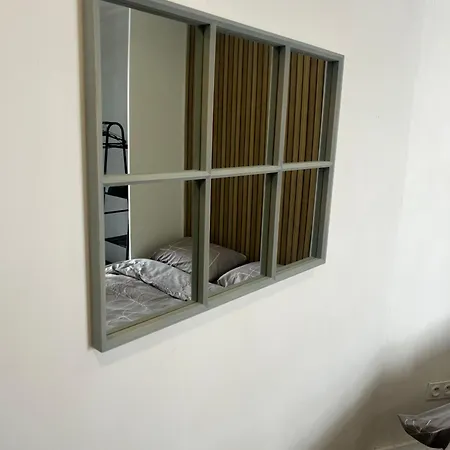 Charmant Studio Mantes-La-Jolie 아파트 *